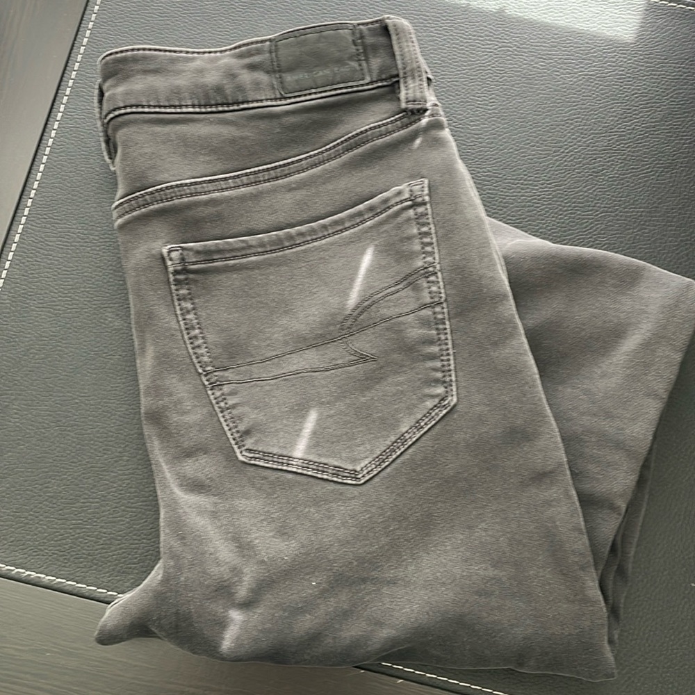 American Eagle Super Hi Rise Jegging